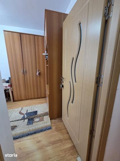 Apartament cu 3 camere semidecomandat în Faleză