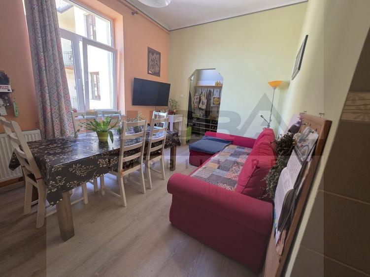 Apartament cu 3 camere semidecomandat, mobilat în Central