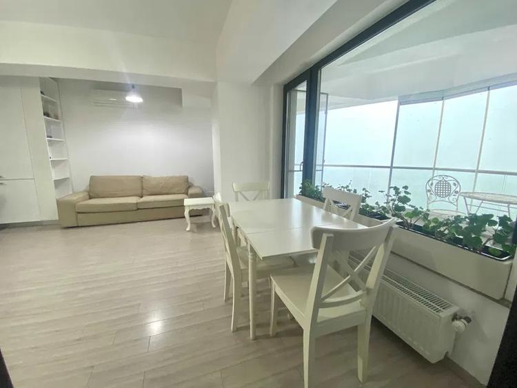 Apartament cu 2 camere semidecomandat, mobilat în Lacul Morii