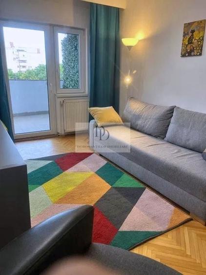 Apartament cu 3 camere decomandat, mobilat în Central