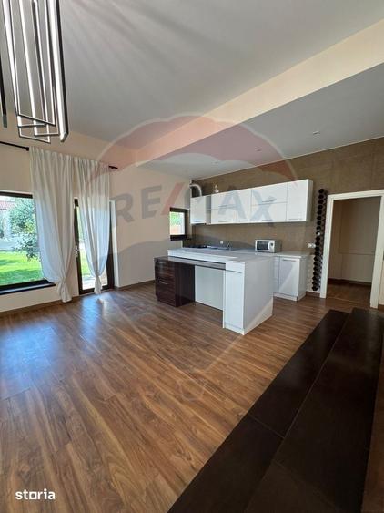 Casă cu 4 camere cu Teren 800 Mp în Central
