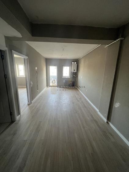Apartament cu 4 camere semidecomandat în Turnișor