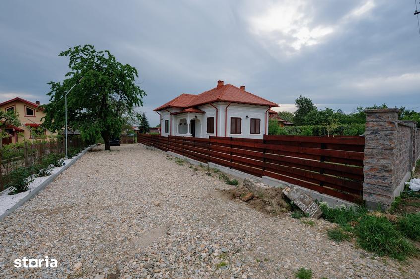 Casă cu 4 camere cu Teren 600 Mp în Ștefănești