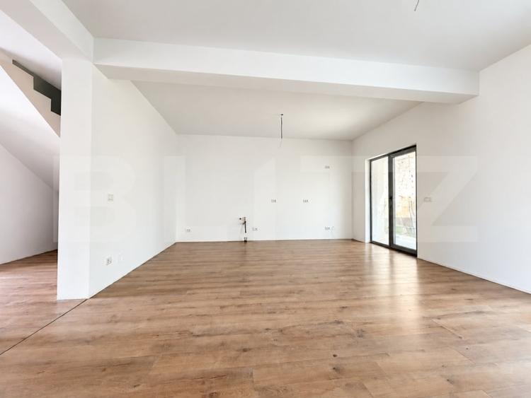 Duplex cu 4 camere cu Canalizare în Giroc