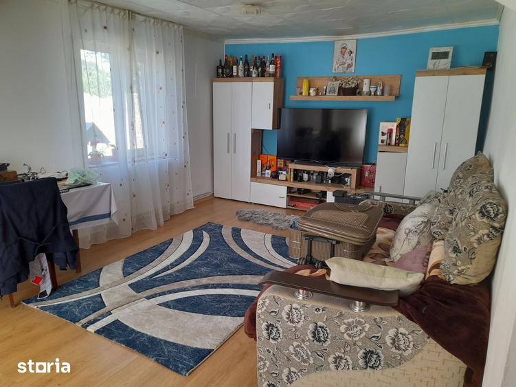 Casă cu 3 camere cu Teren 1000 Mp în Robănești