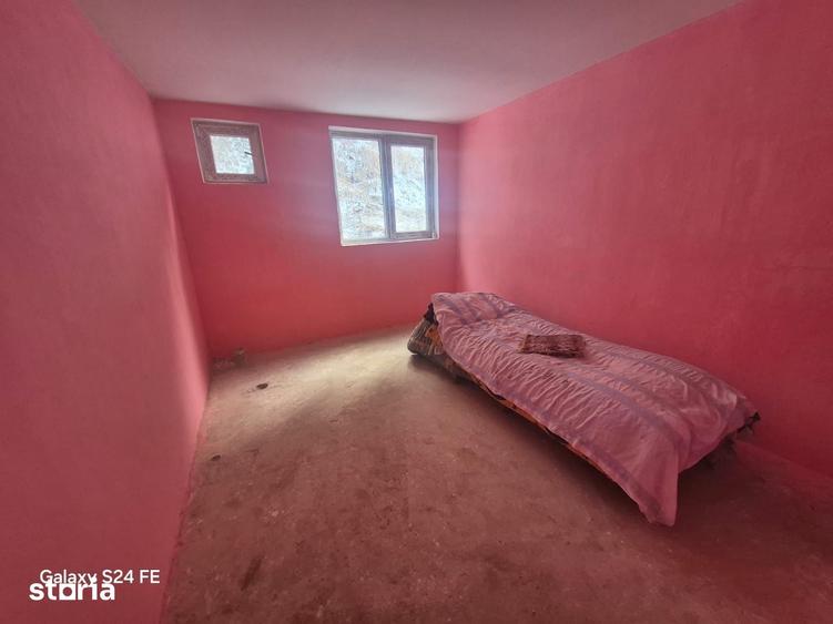 Casă cu 8 camere cu Teren 800 Mp în Central
