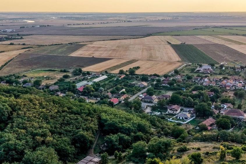 Teren de 1150 mp, în Miniș