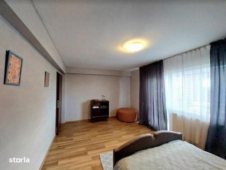 Apartament cu 3 camere semidecomandat în Bună Ziua