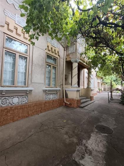 Casă individuală cu 3 camere cu Canalizare în Central