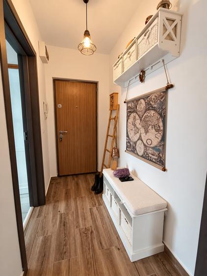 Apartament cu 2 camere semidecomandat în Cristian