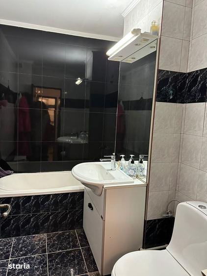 Apartament cu 3 camere decomandat în Faleza Nord