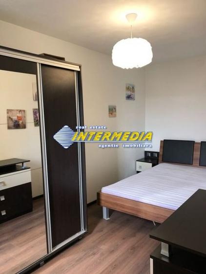 Apartament cu 3 camere decomandat, mobilat în Cetate