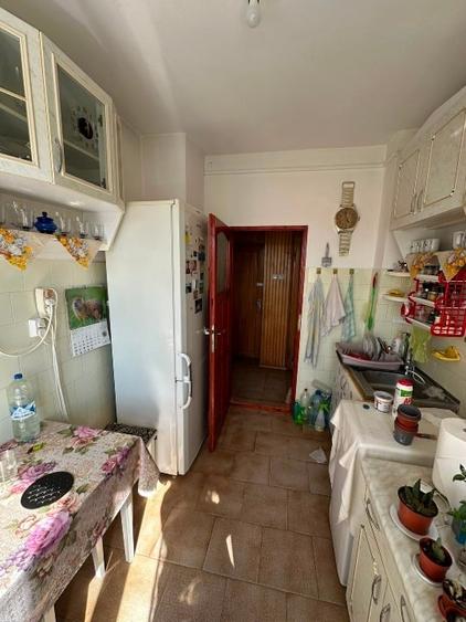Apartament cu 3 camere decomandat, mobilat în Central