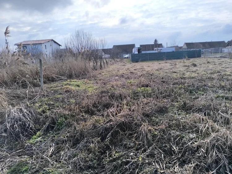 Teren intravilan cu Puz in Cristian - 1