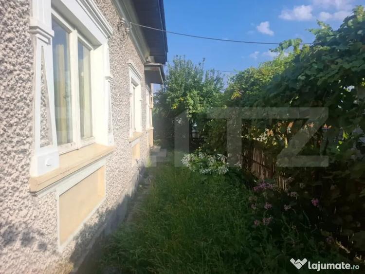 Casă cu 5 camere cu Teren 2100 Mp în Gura Foii