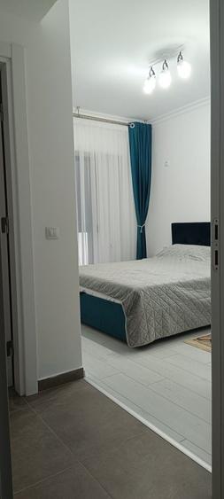 Apartament cu 3 camere decomandat în Exterior Vest
