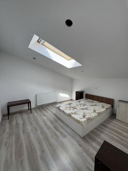 Apartament cu 3 camere decomandat în Florilor