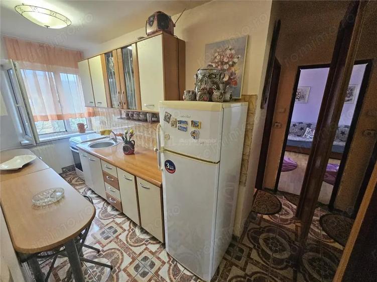 Apartament cu 2 camere nedecomandat, mobilat în Micro II