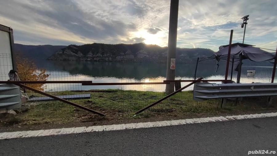 Teren de 250 mp, în Svinița