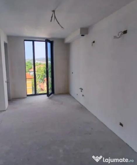 Apartament cu 2 camere semidecomandat în Andrei Mureșanu