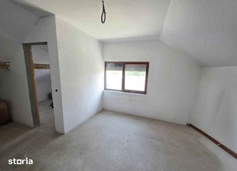 Casă cu 6 camere cu Teren 1836 Mp în Dudeștii Noi