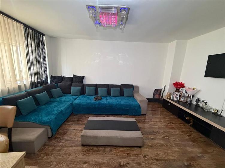 Apartament cu 3 camere decomandat în Ultracentral