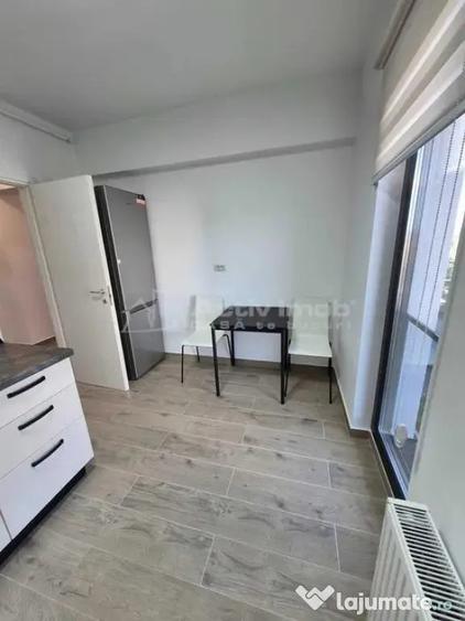 Garsonieră decomandată în Albert
