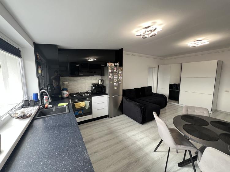 Apartament cu 2 camere semidecomandat, mobilat în Sânpetru
