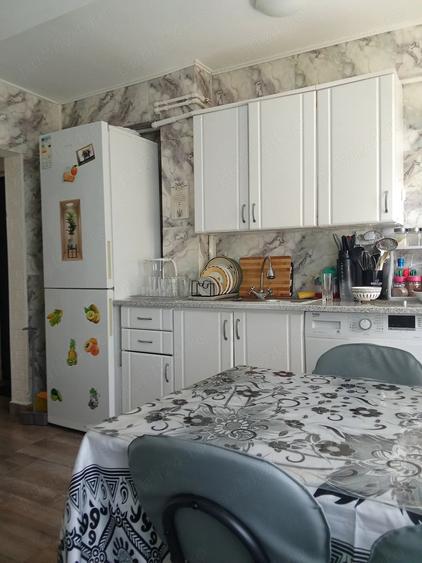 Apartament cu 2 camere semidecomandat în Micro 9