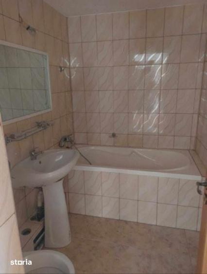 Apartament cu 2 camere decomandat în Micro 12