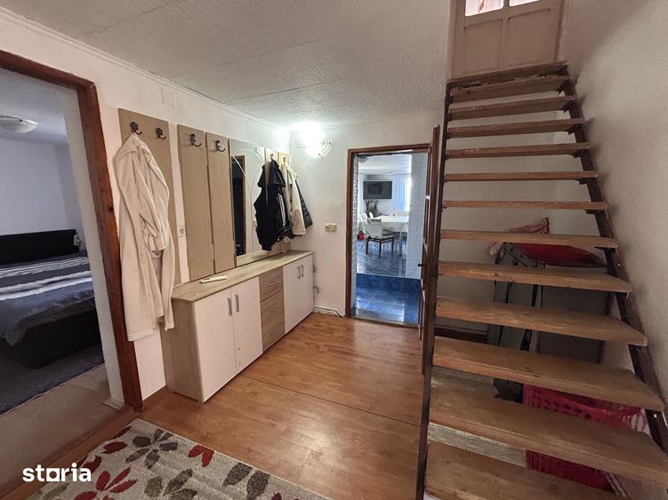 Casă cu 6 camere cu Teren 922 Mp în Zădăreni