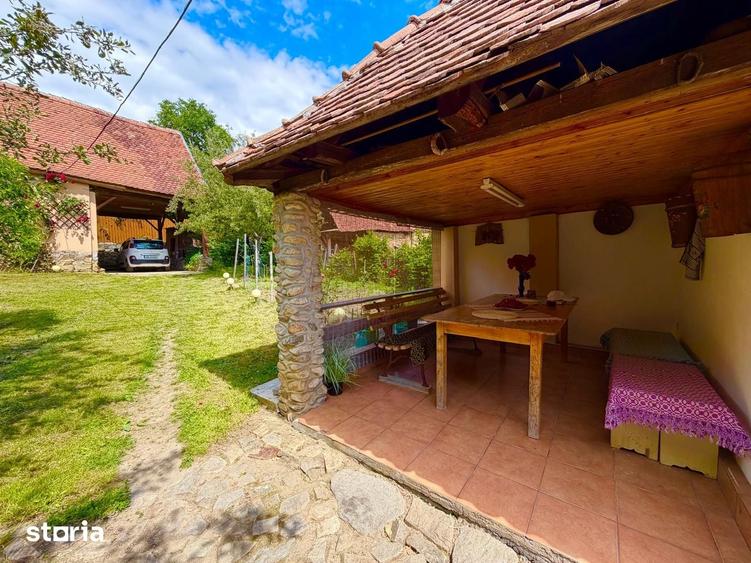 Casă cu 3 camere cu Teren 2974 Mp în Central