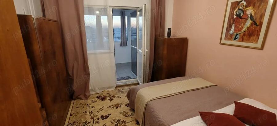 Apartament cu 4 camere semidecomandat în Iancului