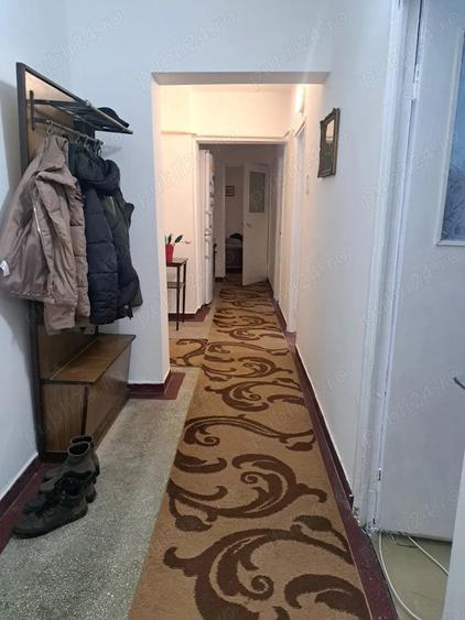 Apartament cu 4 camere decomandat în Central