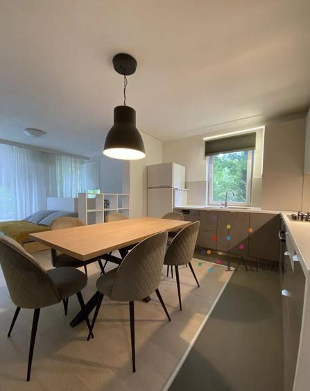 Apartament cu 4 camere decomandat în Avantgarden