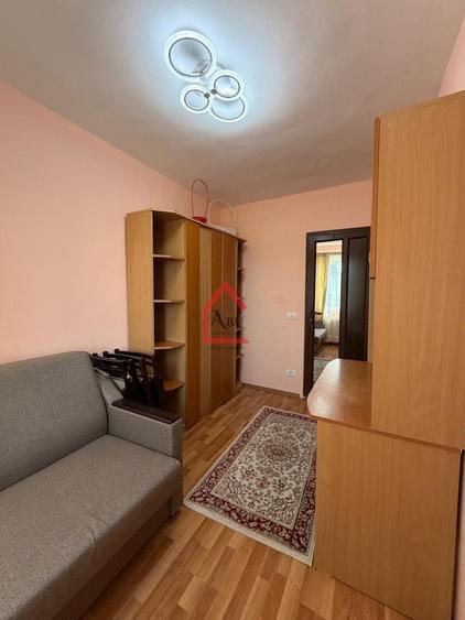 Apartament cu 3 camere decomandat, mobilat în Mircea cel Bătrân