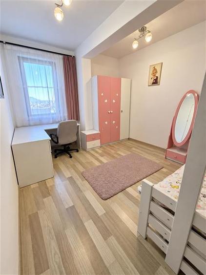 Apartament cu 3 camere nedecomandat, mobilat în Tractorul