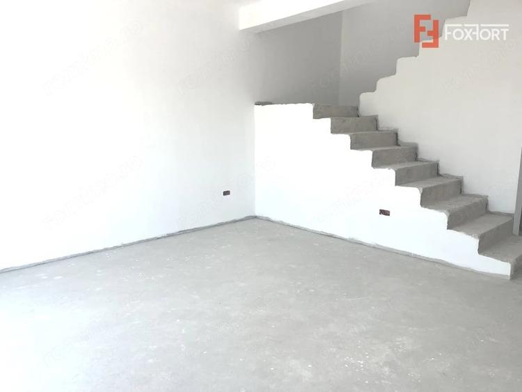 Casă cu 4 camere cu Teren 333 Mp în Urseni