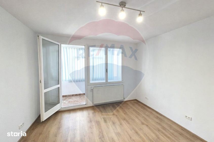 Apartament cu 3 camere decomandat în Drumul Taberei