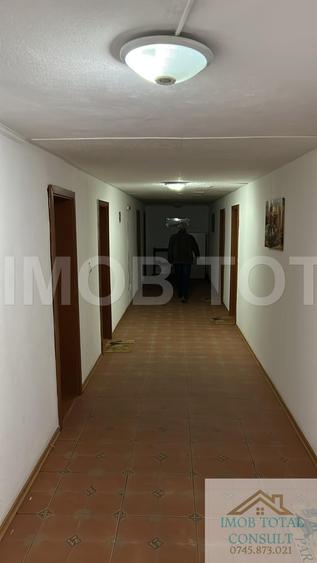 Casă individuală cu 16 camere cu Canalizare în Albota