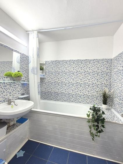 Apartament cu 3 camere semidecomandat în Dristor