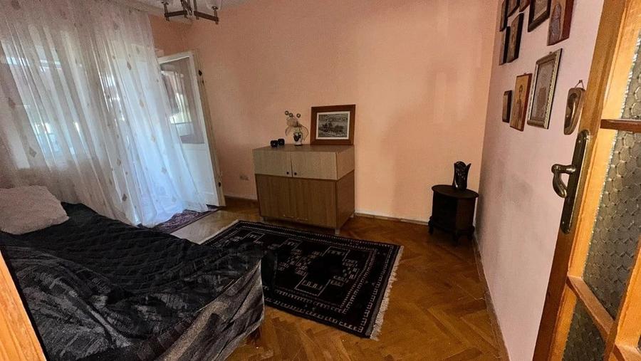 Apartament cu 4 camere decomandat în Păcurari