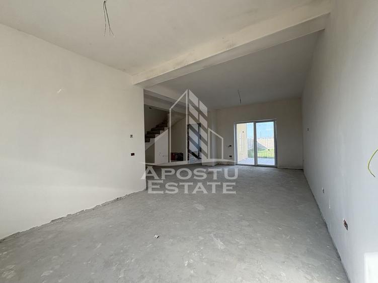 Casă cu 4 camere cu Teren 290 Mp în Urseni