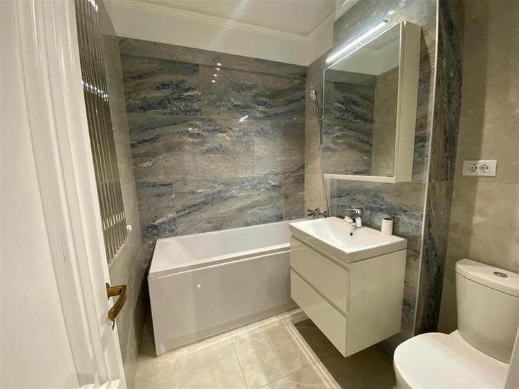 Apartament cu 3 camere decomandat, mobilat în Tătărași