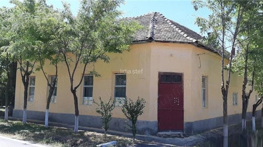 Vand casa mare in comuna Checea jud.timis 55000 euro