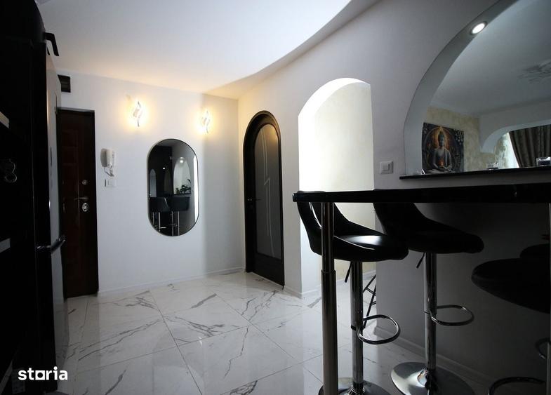 Apartament cu 3 camere semidecomandat în Cornișa