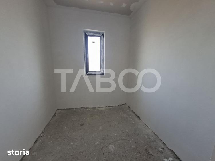 Casă cu 4 camere decomandat cu Teren 300 Mp în Șelimbăr