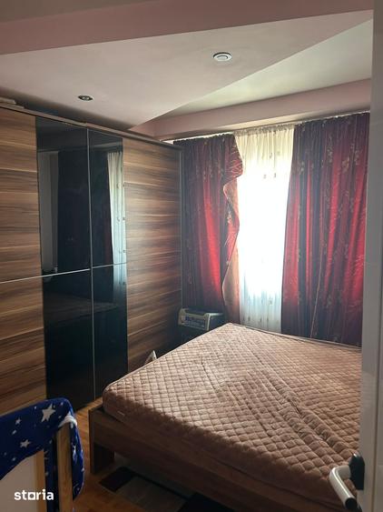 Apartament cu 4 camere decomandat în Prundu