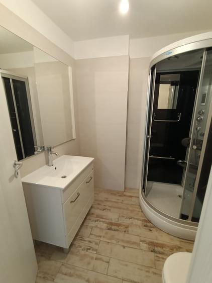 Apartament cu 2 camere semidecomandat în 1 Mai