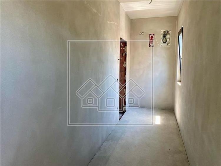 Apartament cu 3 camere nedecomandat în Arhitecților - Calea Cisnădiei